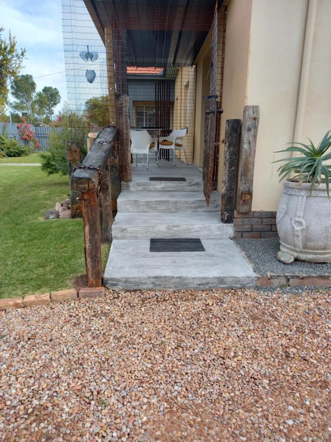 Mitat Guesthouse Beaufort West Eksteriør bilde